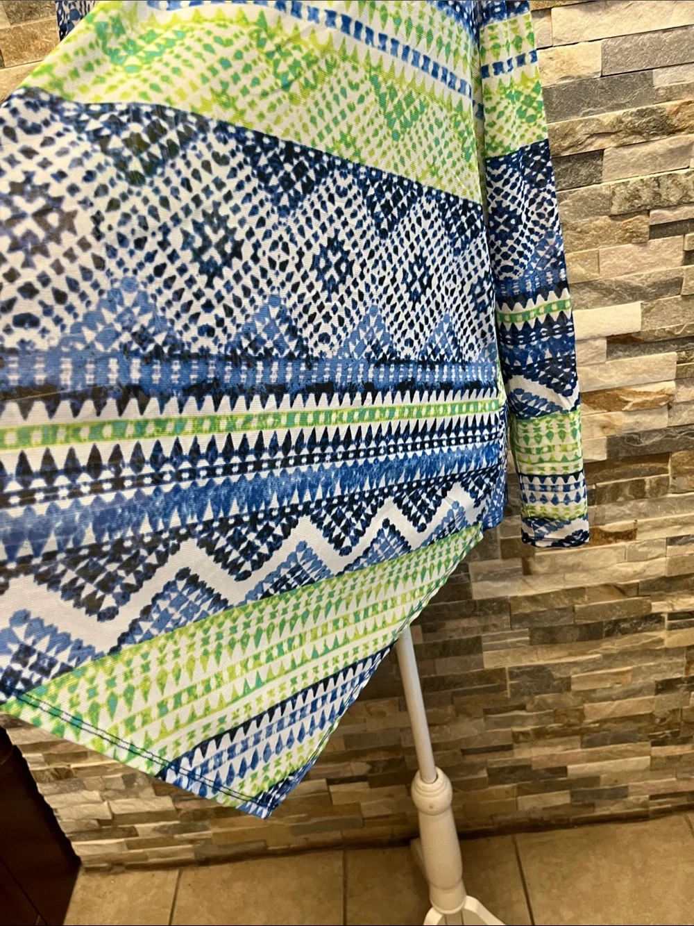Easy Wear CHICOS Open-Front Patterned Women's Cardigan in Blue and Green